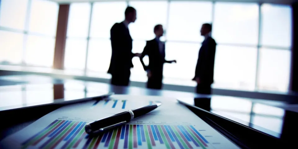 EPR Francja: jak działa rozszerzona odpowiedzialność producenta, obowiązki firm i najczęstsze błędy w deklaracjach (2025)